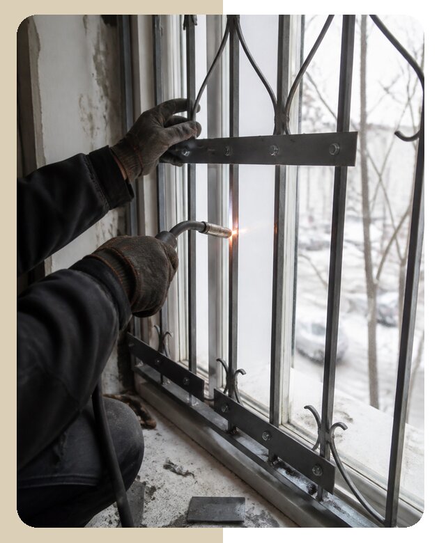 Усиление оконных решеток с выездом мастера под ключ в Междуреченске